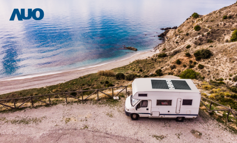 「可撓輕量化太陽光電板SunCurva」使用輕量特殊耐候型複合板取代傳統太陽能板的玻璃前板，不僅降低70%重量，每米平方僅3Kg；具有抗衝擊性能及通過電磁相容性測試，可應用於交通運輸工具，如露營車、遊艇等